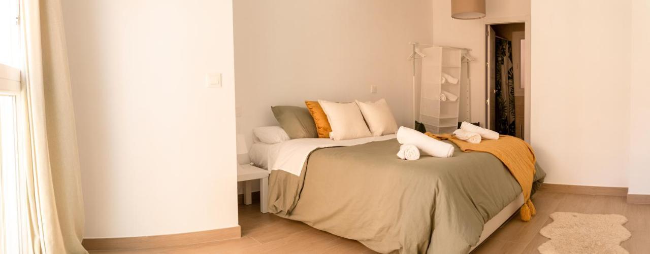 Duplex Victory III Apartment Малага Екстериор снимка